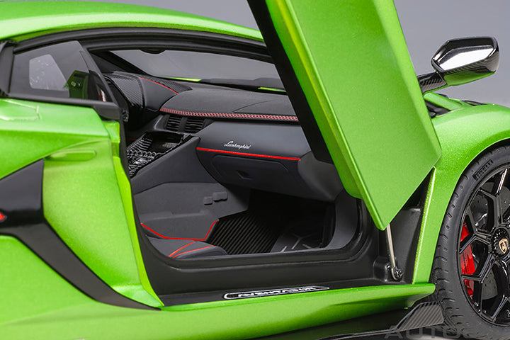 [Maßstab 1:18] Lamborghini Aventador SVJ in Verde Alceo/Matte Green von AUTOart Models 
