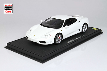 [Maßstab 1/18] Ferrari 360 Modena in glänzendem Awus-Weiß mit Schaltgetriebe von BBR Models 